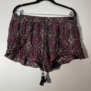 Mudd Shorts XL Black Pink Boho Floral Festival Tassel Waist Flowy NWT